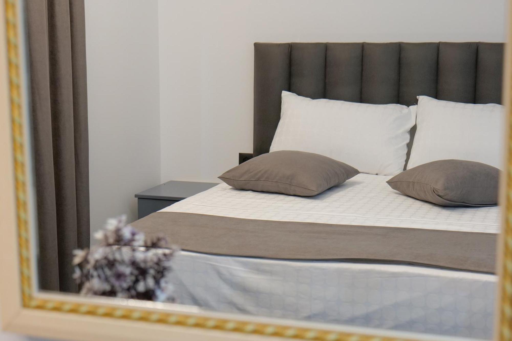 Hotel Celaj فلورا المظهر الخارجي الصورة