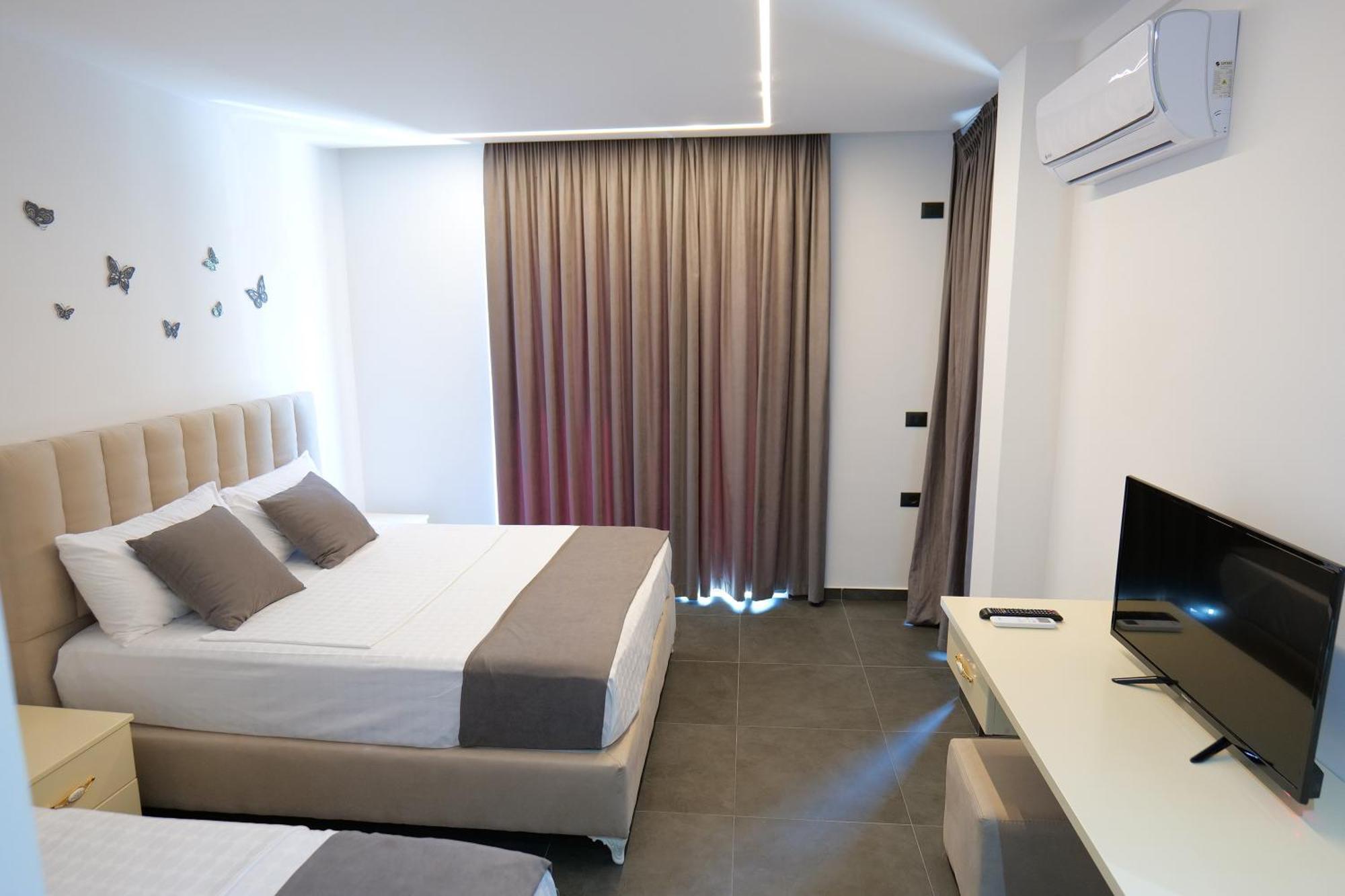 Hotel Celaj فلورا المظهر الخارجي الصورة