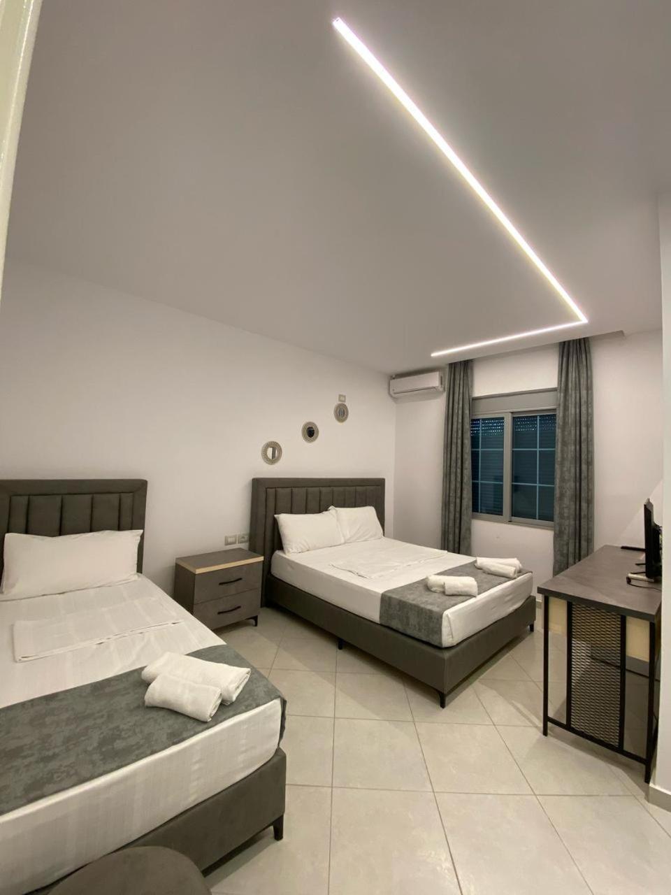 Hotel Celaj فلورا المظهر الخارجي الصورة